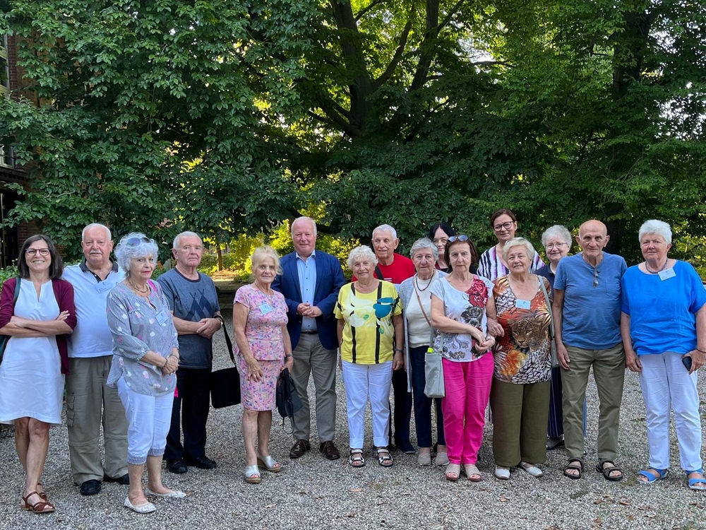 Die Gruppe mit MKW-Vorsitzendem Peter Weiß in Berlin