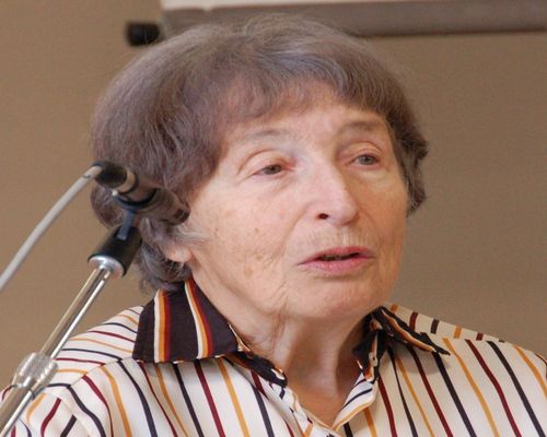 Dr. Michaela Vidlakova (*1936), Tschechien, Überlebende von Theresienstadt: „Da wir überlebt haben, sind wir es den Toten schuldig, über die NS-Verbrechen zu erzählen."