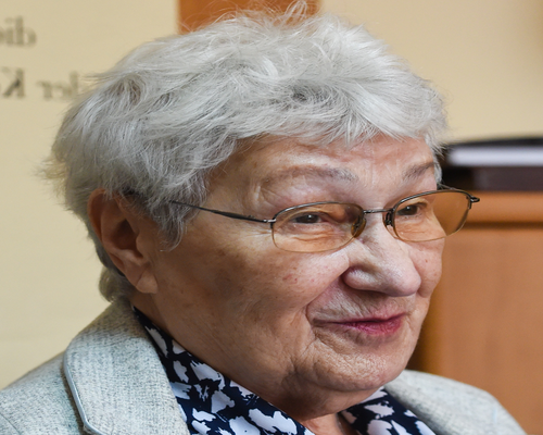 Zdzislawa Wlodarczyk (*1933), Polen, Auschwitz-Überlebende: „Ich will, dass sich die junge Generation erinnert. Dass sie Orten wie Auschwitz mit Achtung begegnet. Es ist wichtig, dass junge Menschen den Schrecken von Auschwitz verstehen“.